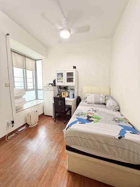 Lakeholmz, 80 Corporation Road, 4 Bedrooms, 1,507 sqft, Condominium For Sale, by Summer Chow, 500197448 - Bedroom - PropertyGuru.com.sg