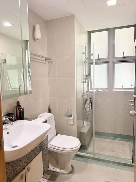 Lakeholmz, 80 Corporation Road, 4 Bedrooms, 1,507 sqft, Condominium For Sale, by Summer Chow, 500197448 - Bathroom - PropertyGuru.com.sg