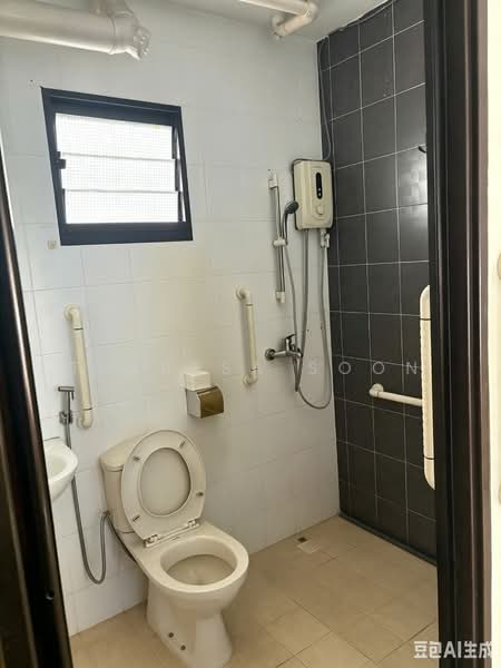 337D Tah Ching Road, 337D Tah Ching Road, 3 Bedrooms, 990 sqft, HDB Flat For Sale, by Theresa Soon, 500197451 - Bathroom - PropertyGuru.com.sg