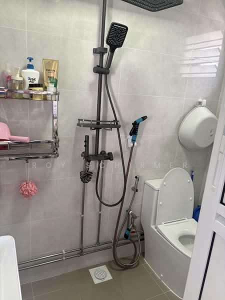 371 Tampines Street 34, 371 Tampines Street 34, Room Rental, 150 sqft, HDB Flat For Rent, by Roy Schirmer, 500197462 - Bathroom - PropertyGuru.com.sg