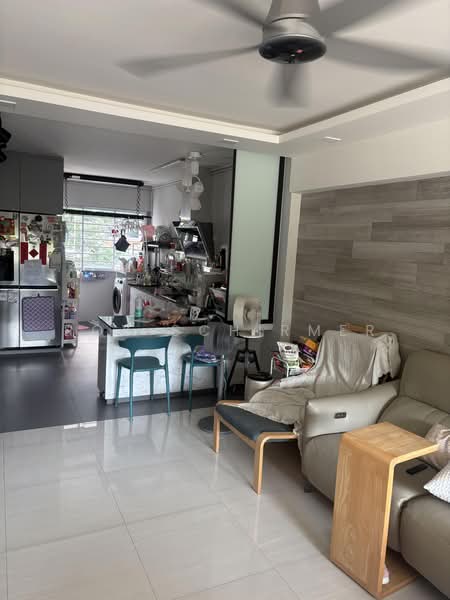371 Tampines Street 34, 371 Tampines Street 34, Room Rental, 150 sqft, HDB Flat For Rent, by Roy Schirmer, 500197462 - Living Room - PropertyGuru.com.sg