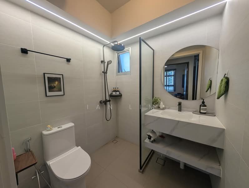 270A Toa Payoh East, 270A Toa Payoh East, 3 Bedrooms, 990 sqft, HDB Flat For Rent, by Ian Lim, 500197467 - Bathroom - PropertyGuru.com.sg