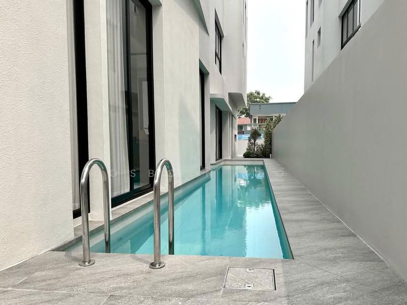 ☎️ D15 Siglap Road | Brand New Freehold 3-Storey Detached w Attic, Lift & Pool, Siglap Road, East Coast / Marine Parade, 6 Bedrooms, 9,280 sqft, Detached House For Sale, by Osborn Yeo, 500197468 - Exterior - PropertyGuru.com.sg