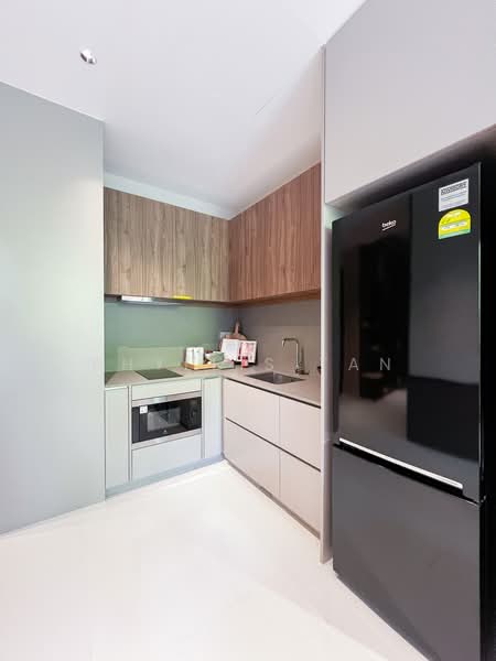 Parksuites, 18 Holland Grove Road, 1 Bedroom, 624 sqft, Condominium For Sale, by Phyllis Tan, 500197469 - Kitchen - PropertyGuru.com.sg