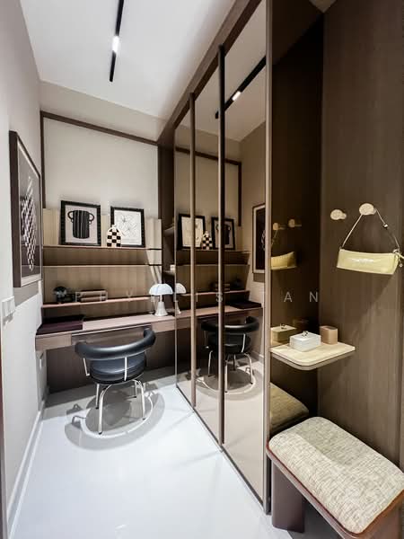 Parksuites, 18 Holland Grove Road, 1 Bedroom, 624 sqft, Condominium For Sale, by Phyllis Tan, 500197469 - Study - PropertyGuru.com.sg