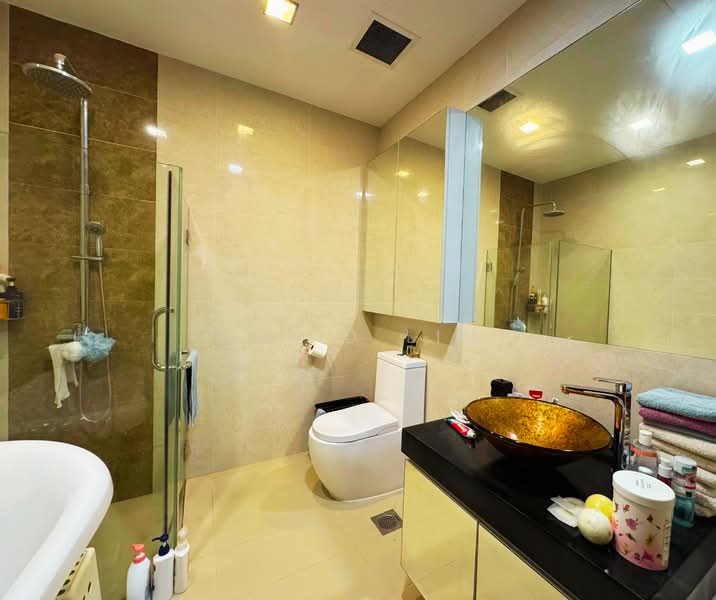 Maple Woods, 989 Bukit Timah Road, 3 Bedrooms, 1,378 sqft, Condominium For Rent, by David Lim, 500197470 - Bathroom - PropertyGuru.com.sg