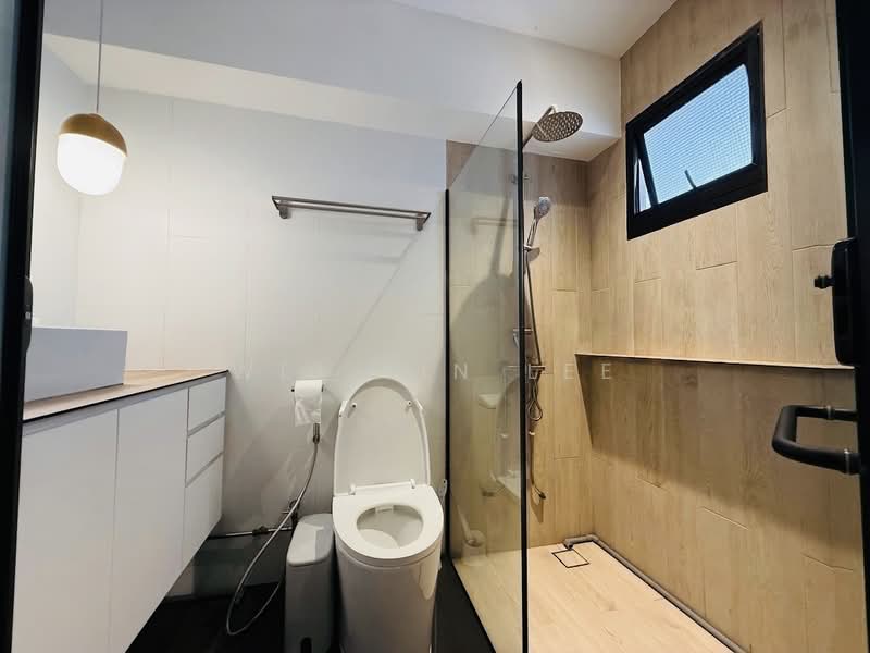 623 Senja Road, 623 Senja Road, 2 Bedrooms, 1,184 sqft, HDB Flat For Rent, by Wei Yin Lee, 500197473 - Master Bathroom - PropertyGuru.com.sg