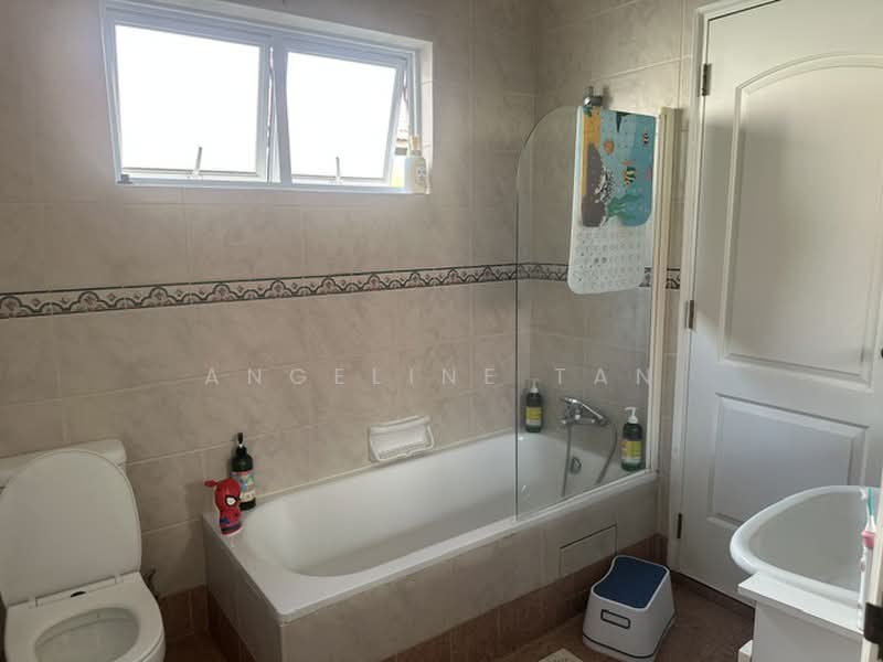 98 Lorong M Telok Kurau, , 4 Bedrooms, 3,500 sqft, Detached House For Rent, by Angeline Tan, 500197475 - Bathroom - PropertyGuru.com.sg