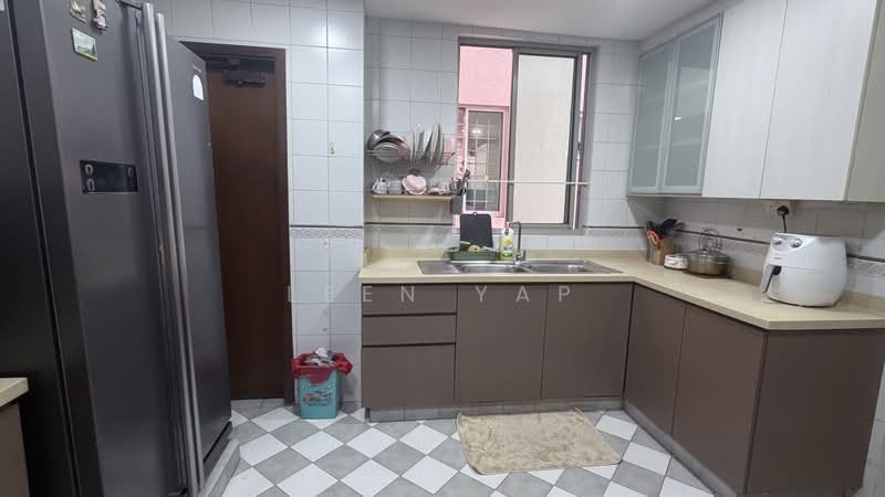 Maple Woods, 991 Bukit Timah Road, Room Rental, 150 sqft, Condominium For Rent, by Leen Yap, 500197481 - Kitchen - PropertyGuru.com.sg