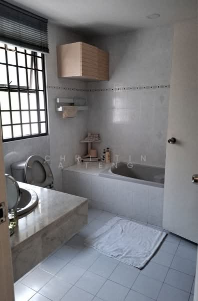 Dalkeith Road, Dalkeith Road, 4 Bedrooms, 4,200 sqft, Semi-Detached House For Sale, by Christina Teng, 500197487 - Bathroom - PropertyGuru.com.sg