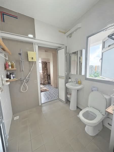 222A Sumang Lane, 222A Sumang Lane, 1 Bedroom, 517 sqft, HDB Flat For Sale, by Desiree Leung, 500197491 - Bathroom - PropertyGuru.com.sg