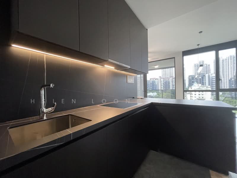 Hyll on Holland, 89 Holland Road, 2 Bedrooms, 700 sqft, Condominium For Sale, by Hsien Loong Wong, 500197503 - Kitchen - PropertyGuru.com.sg
