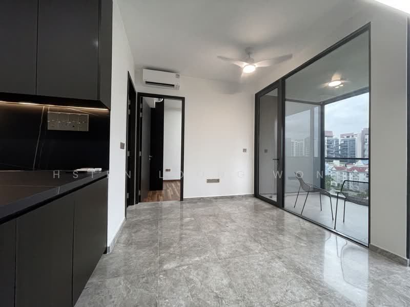 Hyll on Holland, 89 Holland Road, 2 Bedrooms, 700 sqft, Condominium For Sale, by Hsien Loong Wong, 500197503 - Kitchen - PropertyGuru.com.sg
