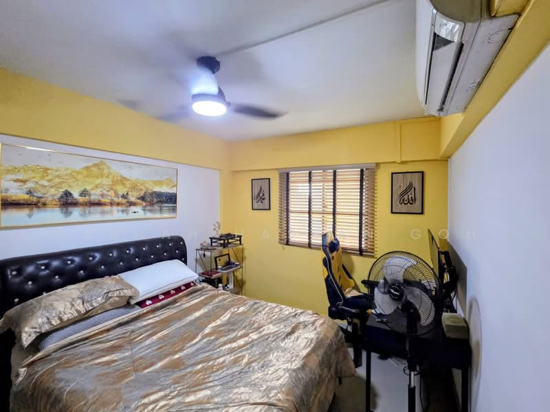 711 Yishun Avenue 5, 711 Yishun Avenue 5, 2 Bedrooms, 721 sqft, HDB Flat For Sale, by Hasnah Hassan Goh, 500197504 - Bedroom - PropertyGuru.com.sg
