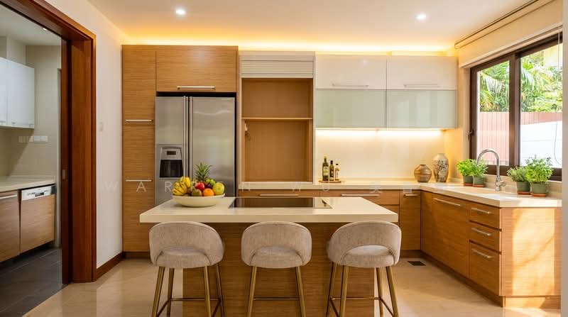 Lornie 18, 12 Lornie Road, 5 Bedrooms, 4,758 sqft, Cluster House For Rent, by Warren Wu 吴晋全, 500197506 - Kitchen - PropertyGuru.com.sg