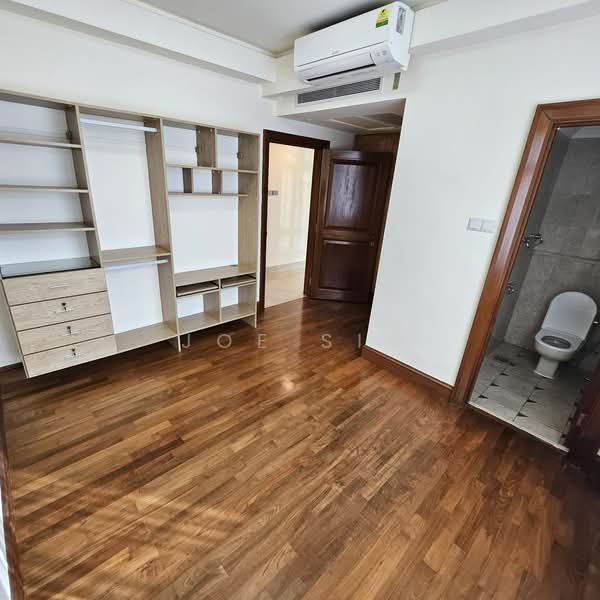 Valley Park, 473 River Valley Road, 3 Bedrooms, 1,249 sqft, Condominium For Rent, by Joe Sim, 500197518 - Master Bedroom - PropertyGuru.com.sg