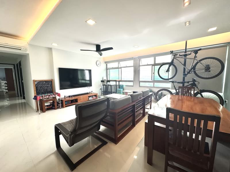 18C Holland Drive, 18C Holland Drive, 3 Bedrooms, 1,259 sqft, HDB Flat For Sale, by Edeline Ooi, 500197532 - Living Room - PropertyGuru.com.sg