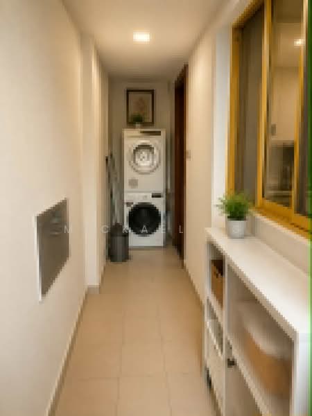 Villa Marina, 21 Jalan Sempadan, 3 Bedrooms, 1,249 sqft, Condominium For Sale, by Mickael Ng, 500197535 - Corridor - PropertyGuru.com.sg
