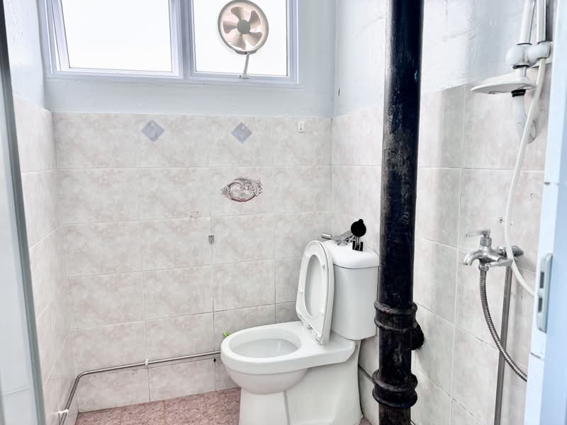 126 Bukit Merah Lane 1, 126 Bukit Merah Lane 1, Room Rental, 250 sqft, HDB Flat For Rent, by Stella Ng, 500197536 - Bathroom - PropertyGuru.com.sg