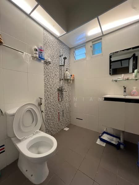 113C McNair Towers, 113C Mcnair Road, 3 Bedrooms, 1,001 sqft, HDB Flat For Sale, by Justinian Lee, 500197545 - Bathroom - PropertyGuru.com.sg