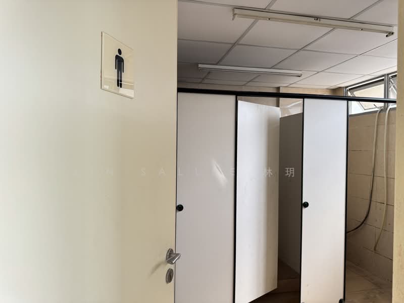 West Point Bizhub, 188 Tuas South Avenue 2, 7,836 sqft, Factory / Workshop (B2) For Sale, by Lin Sallee 林玥廷, 500197553 - Bathroom - CommercialGuru.com.sg