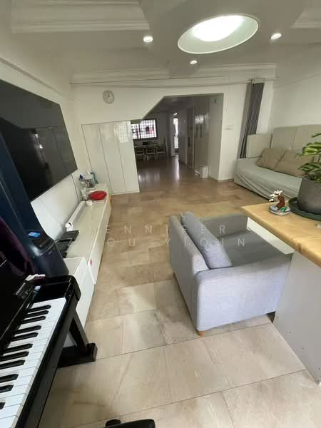 512 Bukit Batok Street 52, 512 Bukit Batok Street 52, 3 Bedrooms, 1,571 sqft, HDB Flat For Sale, by Jennifer Zhou Yiqin, 500197555 - Living Room - PropertyGuru.com.sg