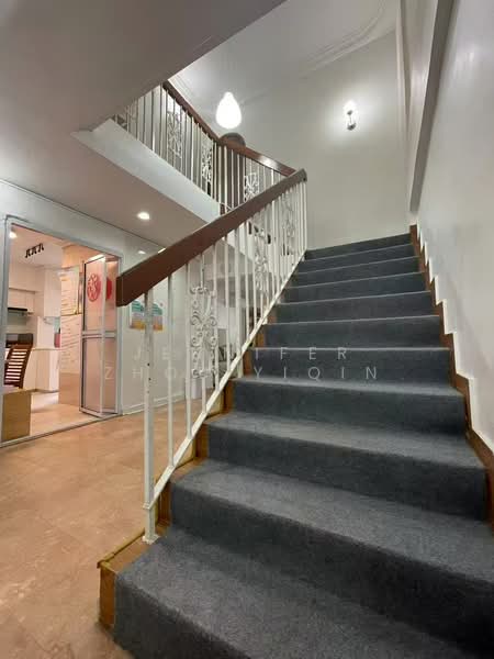 512 Bukit Batok Street 52, 512 Bukit Batok Street 52, 3 Bedrooms, 1,571 sqft, HDB Flat For Sale, by Jennifer Zhou Yiqin, 500197555 - Corridor - PropertyGuru.com.sg