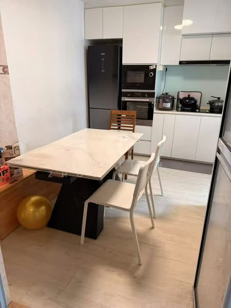 512 Bukit Batok Street 52, 512 Bukit Batok Street 52, 3 Bedrooms, 1,571 sqft, HDB Flat For Sale, by Jennifer Zhou Yiqin, 500197555 - Kitchen - PropertyGuru.com.sg