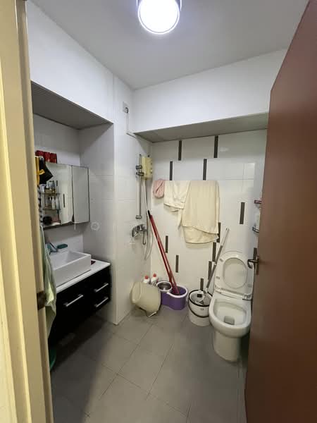 488 Admiralty Link, 488 Admiralty Link, 3 Bedrooms, 1,033 sqft, HDB Flat For Sale, by Tony Zhao 赵科彦, 500197560 - Bathroom - PropertyGuru.com.sg