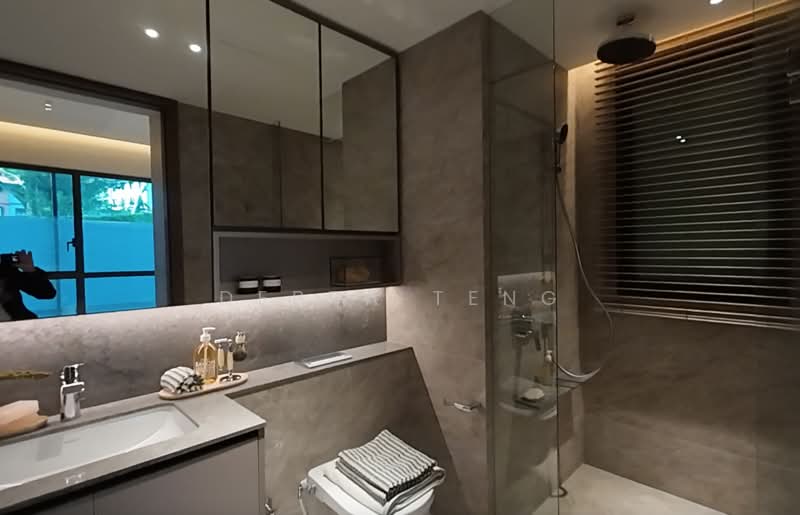Dunearn House, 760 Dunearn Road, Newton / Novena, 3 Bedrooms, 947 sqft, Condominium For Sale, by Debra Teng, 500197564 - Bathroom - PropertyGuru.com.sg