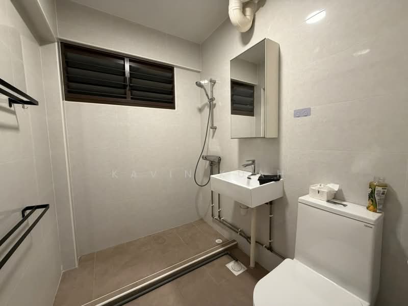 420 Hougang Avenue 10, 420 Hougang Avenue 10, 4 Bedrooms, 1,302 sqft, HDB Flat For Sale, by Kavin Kuah, 500197566 - Bathroom - PropertyGuru.com.sg
