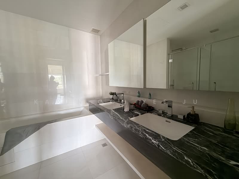 Residences @ Emerald Hill, 119 Emerald Hill Road, 4 Bedrooms, 2,282 sqft, Condominium For Sale, by Karen Goh Yee Ju, 500197567 - Bathroom - PropertyGuru.com.sg