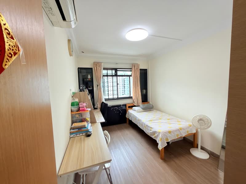 649A Jurong West Street 61, 649A Jurong West Street 61, 3 Bedrooms, 1,184 sqft, HDB Flat For Sale, by Tracy Lim, 500197582 - Bedroom - PropertyGuru.com.sg