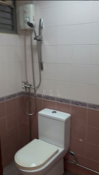 Textile Centre, 200 Jalan Sultan, 400 sqft, Office For Rent, by Jeff Hong, 500197585 - Bathroom - CommercialGuru.com.sg