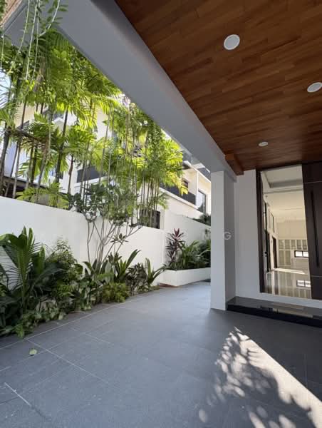 Brand New | Freehold D10 Tanglin | 6+1 Bedrooms + Pte Lift + Lap Pool, Tanglin / Holland / Bukit Timah, 7 Bedrooms, 7,500 sqft, Semi-Detached House For Sale, by Jas Wong, 500197597 - Exterior - PropertyGuru.com.sg