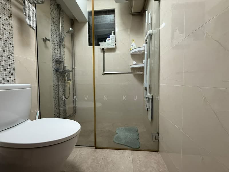 155 Rivervale Crescent, 155 Rivervale Crescent, 3 Bedrooms, 1,184 sqft, HDB Flat For Sale, by Kavin Kuah, 500197600 - Bathroom - PropertyGuru.com.sg