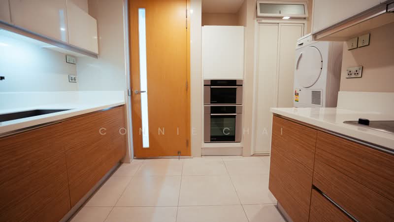 Marina Bay Residences, 18 Marina Boulevard, 5 Bedrooms, 3,972 sqft, Condominium For Sale, by Connie Chai, 500197603 - Kitchen - PropertyGuru.com.sg