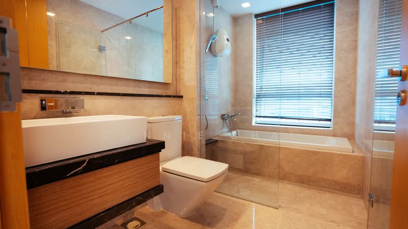 Marina Bay Residences, 18 Marina Boulevard, 5 Bedrooms, 3,972 sqft, Condominium For Sale, by Connie Chai, 500197603 - Bathroom - PropertyGuru.com.sg