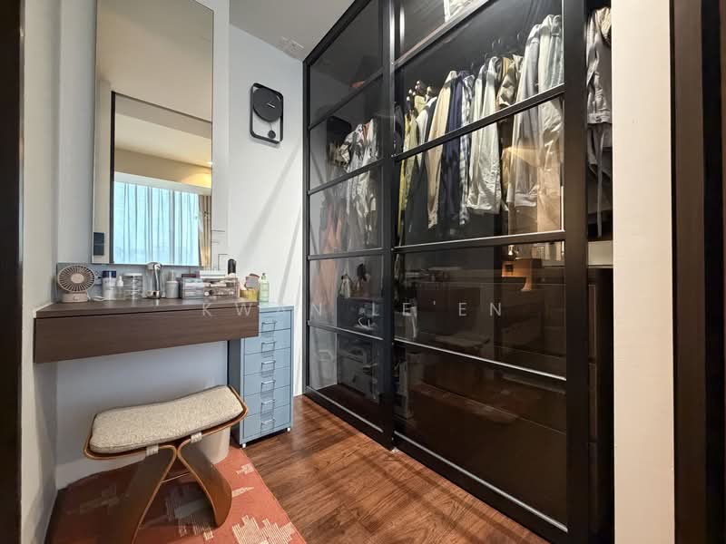 The Iveria, 2 Kim Yam Road, 3 Bedrooms, 947 sqft, Condominium For Sale, by Kwan Le'En, 500197614 - Walk-in Wardrobe - PropertyGuru.com.sg
