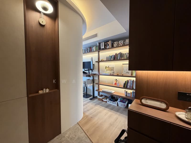 The Iveria, 2 Kim Yam Road, 3 Bedrooms, 947 sqft, Condominium For Sale, by Kwan Le'En, 500197614 - Entrance - PropertyGuru.com.sg