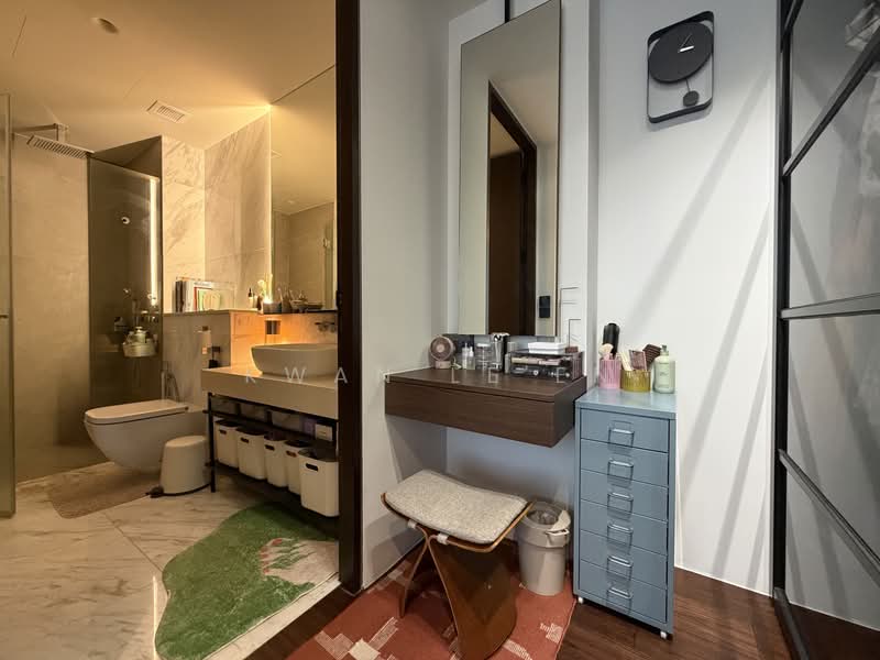 The Iveria, 2 Kim Yam Road, 3 Bedrooms, 947 sqft, Condominium For Sale, by Kwan Le'En, 500197614 - Walk-in Wardrobe  - PropertyGuru.com.sg