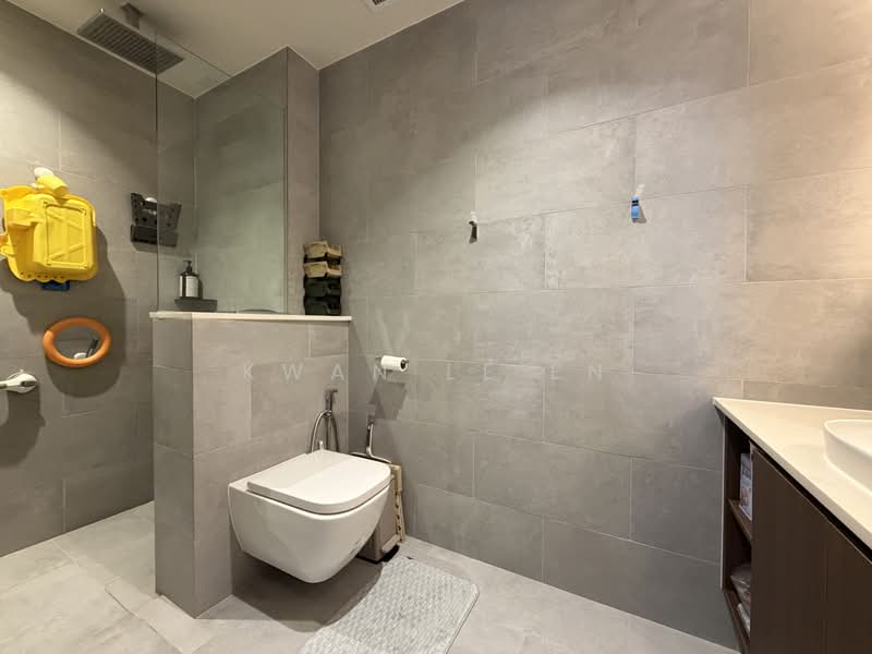 The Iveria, 2 Kim Yam Road, 3 Bedrooms, 947 sqft, Condominium For Sale, by Kwan Le'En, 500197614 - Bathroom - PropertyGuru.com.sg