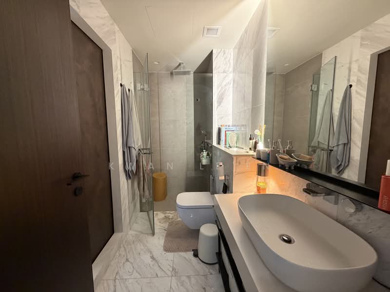 The Iveria, 2 Kim Yam Road, 3 Bedrooms, 947 sqft, Condominium For Sale, by Kwan Le'En, 500197614 - Bathroom - PropertyGuru.com.sg