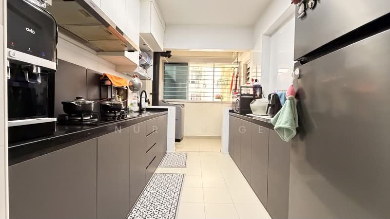 512A Yishun Street 51, 512A Yishun Street 51, 3 Bedrooms, 1,001 sqft, HDB Flat For Sale, by Nur Fudge, 500197617 - Kitchen - PropertyGuru.com.sg