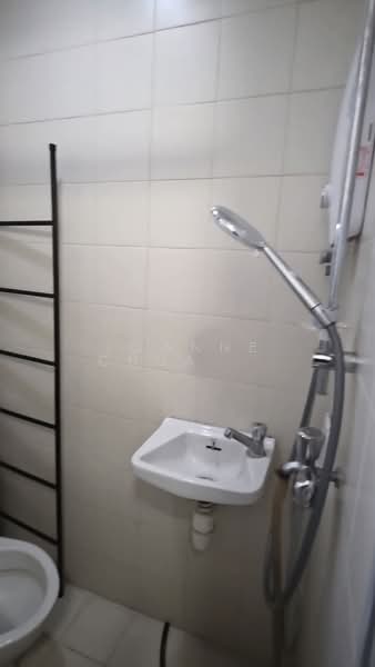 Blue Horizon, 21 West Coast Crescent, Room Rental, 100 sqft, Condominium For Rent, by Joanne Chua 蔡蕙励, 500197619 - Bathroom - PropertyGuru.com.sg