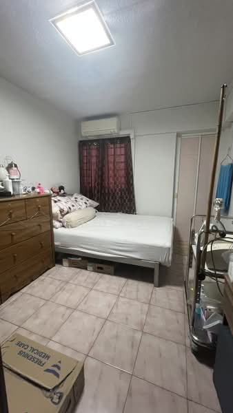 607 Ang Mo Kio Avenue 4, 607 Ang Mo Kio Avenue 4, 2 Bedrooms, 721 sqft, HDB Flat For Rent, by Jeff Hong, 500197621 - Bedroom - PropertyGuru.com.sg