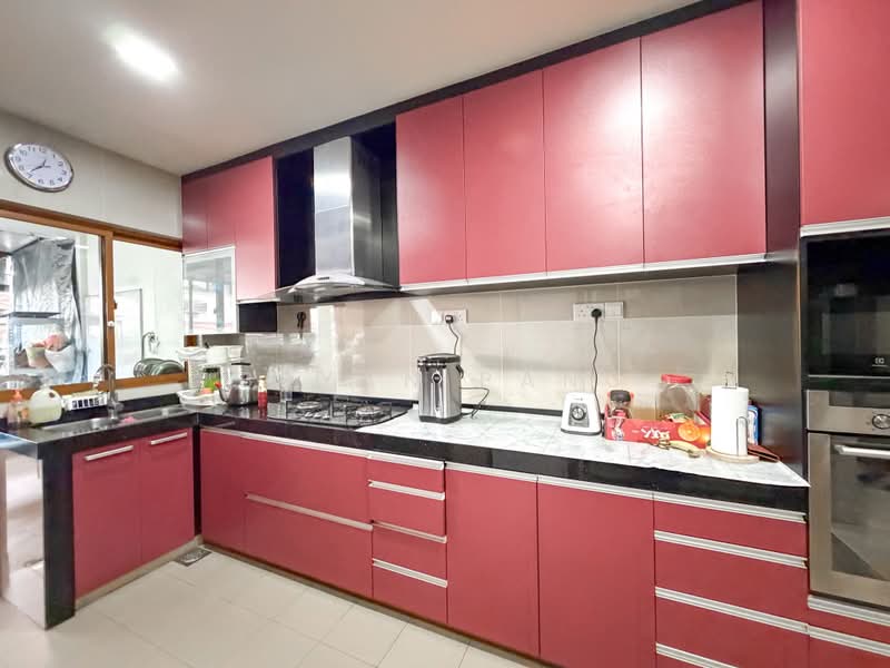 Charming Freehold Inter-Terrace For Sale @ Tai Hwan, , 5 Bedrooms, 2,800 sqft, Terraced House For Sale, by Bryan Pang, 500197630 - Kitchen - PropertyGuru.com.sg
