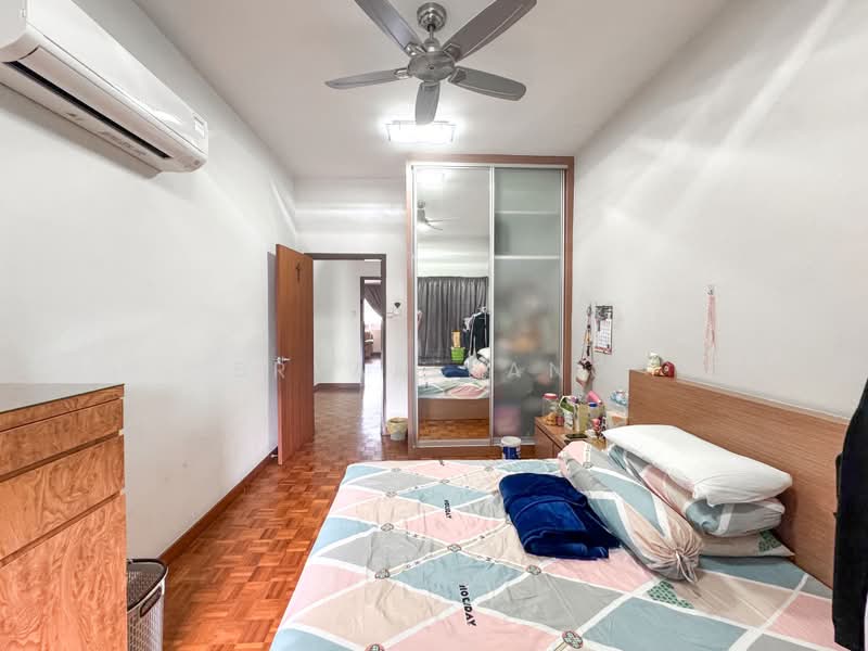 Charming Freehold Inter-Terrace For Sale @ Tai Hwan, , 5 Bedrooms, 2,800 sqft, Terraced House For Sale, by Bryan Pang, 500197630 - Bedroom - PropertyGuru.com.sg