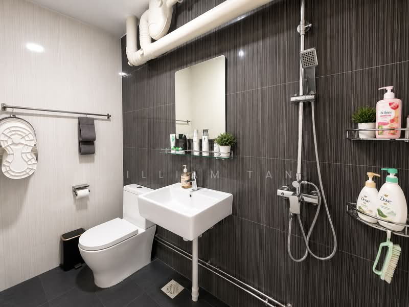 38 Cambridge Road, 38 Cambridge Road, 3 Bedrooms, 1,087 sqft, HDB Flat For Sale, by William Tan, 500197634 - Bathroom - PropertyGuru.com.sg