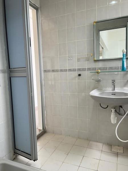 Grande Vista, 12 Cactus Drive, Seletar / Yio Chu Kang, 3 Bedrooms, 1,668 sqft, Condominium For Rent, by Sebestian Cheng, 500197636 - Bathroom - PropertyGuru.com.sg